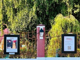 В саду «Эрмитаж» открылась фотовыставка «Встреча близнецов»